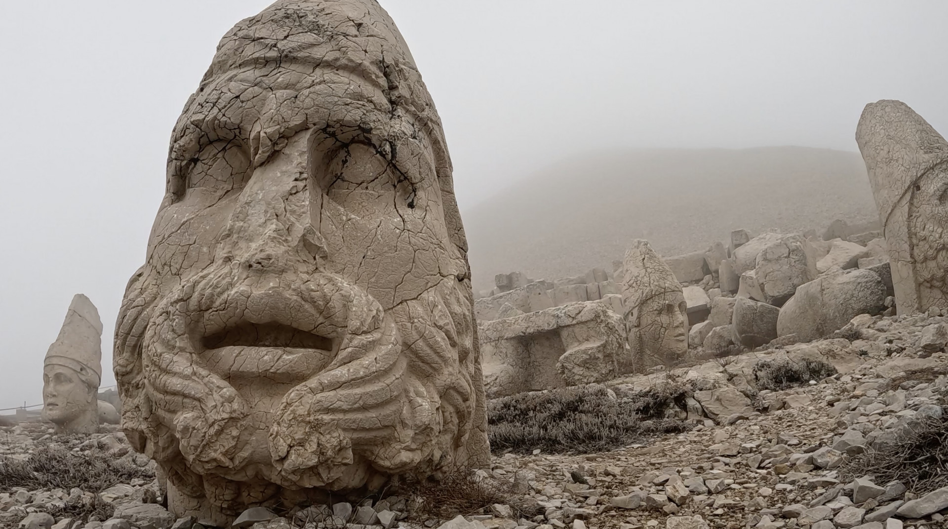 EBENSPERGER Aksakal: Land Before Time